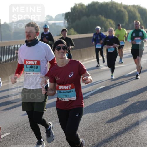 03.10.2025 - Köhlbrandbrückenlauf Jannik Wohlers http://msf.ph/oto/9058167 03.10.2025 09:21:33 Position 3 27, 3208, 1920 meine-sportfotos.de