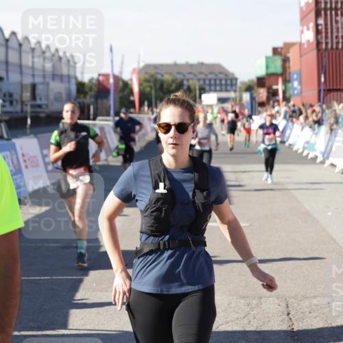 03.10.2025 - Köhlbrandbrückenlauf Jannik Wohlers http://msf.ph/oto/9058169 03.10.2025 13:11:46 Ziel 4178, 4353, 4354, 4469, 4538, 4568, 4617, 4736, 4777, 4782, 4799, 4845, 5097, 5866, 5869, 5937, 6033, 6048, 6049, 6217, 6218, 6517, 6622, 6689 meine-sportfotos.de