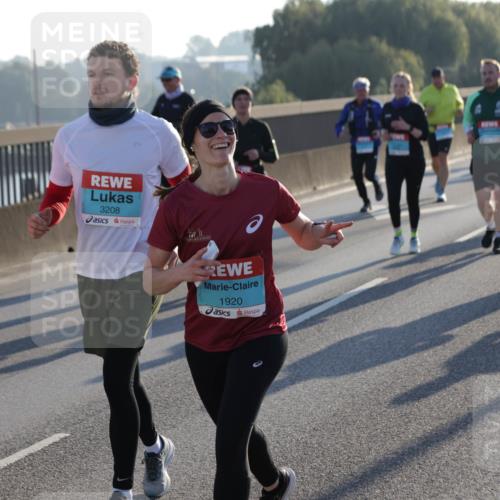 03.10.2025 - Köhlbrandbrückenlauf Jannik Wohlers http://msf.ph/oto/9058177 03.10.2025 09:21:33 Position 3 3208, 1920 meine-sportfotos.de