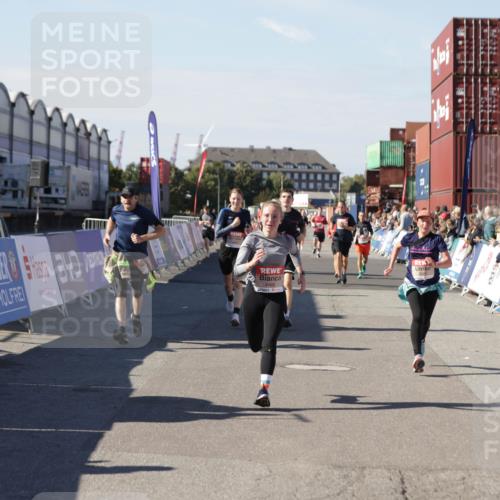 03.10.2025 - Köhlbrandbrückenlauf Jannik Wohlers http://msf.ph/oto/9058195 03.10.2025 13:11:48 Ziel 4178, 4353, 4354, 4469, 4568, 4685, 4736, 4782, 5097, 5396, 5426, 5866, 5869, 5937, 6033, 6048, 6049, 6217, 6218, 6622, 6689 meine-sportfotos.de