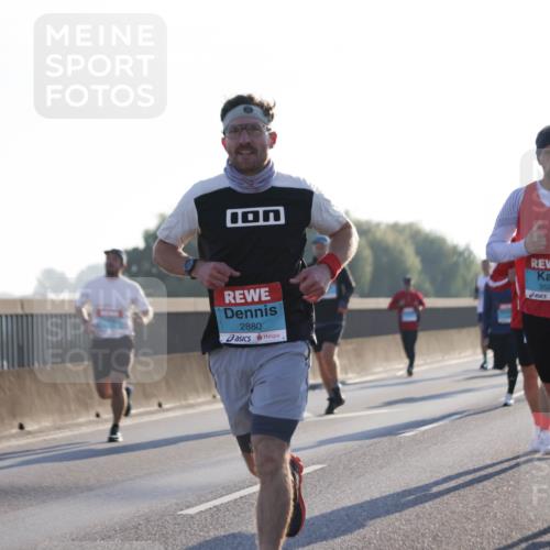 03.10.2025 - Köhlbrandbrückenlauf Jannik Wohlers http://msf.ph/oto/9058202 03.10.2025 09:13:56 Position 3 2880, 3527 meine-sportfotos.de