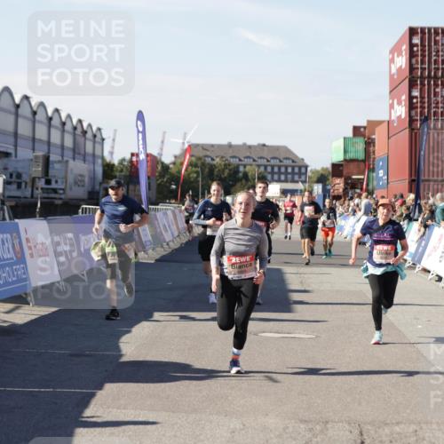 03.10.2025 - Köhlbrandbrückenlauf Jannik Wohlers http://msf.ph/oto/9058204 03.10.2025 13:11:48 Ziel 4178, 4353, 4354, 4469, 4568, 4685, 4736, 4782, 5097, 5396, 5426, 5866, 5869, 5937, 6033, 6048, 6049, 6217, 6218, 6622, 6689 meine-sportfotos.de