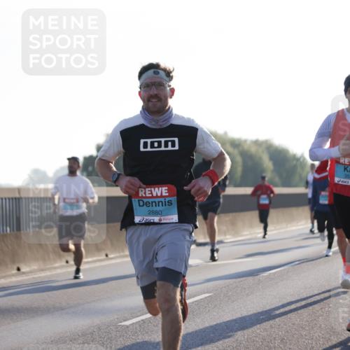 03.10.2025 - Köhlbrandbrückenlauf Jannik Wohlers http://msf.ph/oto/9058207 03.10.2025 09:13:56 Position 3 2880, 3527, 3083 meine-sportfotos.de