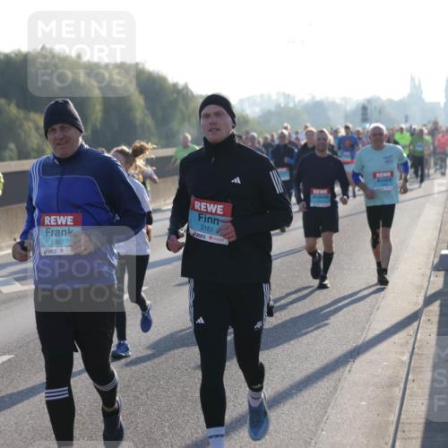 03.10.2025 - Köhlbrandbrückenlauf Jannik Wohlers http://msf.ph/oto/9058218 03.10.2025 09:21:35 Position 3 1967, 2151 meine-sportfotos.de