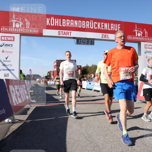 03.10.2025 - Köhlbrandbrückenlauf Lena Gebhardt http://msf.ph/oto/9058234 03.10.2025 13:09:38 Ziel 4262, 4298, 4358, 4365, 4502, 4614, 5803, 5813, 5907, 6379, 6438, 6481, 6667, 6803 meine-sportfotos.de