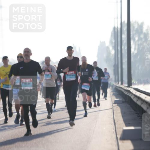 03.10.2025 - Köhlbrandbrückenlauf Jannik Wohlers http://msf.ph/oto/9058236 03.10.2025 09:13:57 Position 3 1421, 3211 meine-sportfotos.de