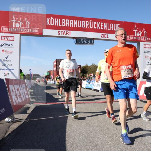 03.10.2025 - Köhlbrandbrückenlauf Lena Gebhardt http://msf.ph/oto/9058246 03.10.2025 13:09:38 Ziel 4262, 4298, 4358, 4365, 4502, 4614, 5803, 5813, 5907, 6379, 6438, 6481, 6667, 6803 meine-sportfotos.de