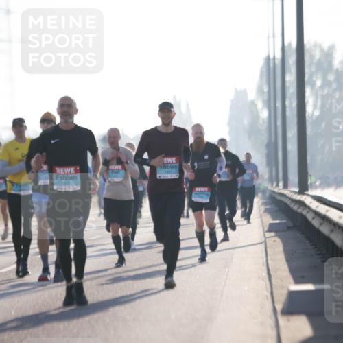 03.10.2025 - Köhlbrandbrückenlauf Jannik Wohlers http://msf.ph/oto/9058248 03.10.2025 09:13:57 Position 3 3211, 1421 meine-sportfotos.de