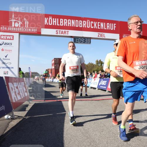 03.10.2025 - Köhlbrandbrückenlauf Lena Gebhardt http://msf.ph/oto/9058255 03.10.2025 13:09:38 Ziel 4262, 4298, 4358, 4365, 4502, 4614, 5803, 5813, 5907, 6379, 6438, 6481, 6667, 6803 meine-sportfotos.de