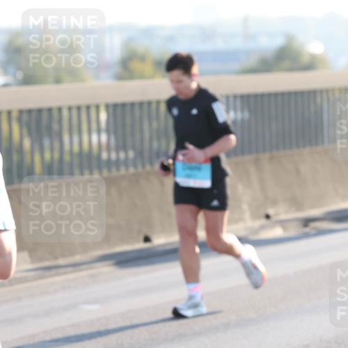 03.10.2025 - Köhlbrandbrückenlauf Lena Gebhardt http://msf.ph/oto/9058256 03.10.2025 09:18:23 Position 1  meine-sportfotos.de