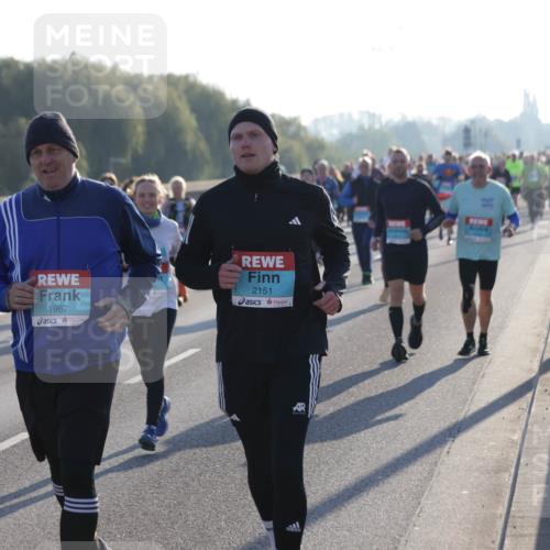 03.10.2025 - Köhlbrandbrückenlauf Jannik Wohlers http://msf.ph/oto/9058257 03.10.2025 09:21:36 Position 3 1967, 2151 meine-sportfotos.de
