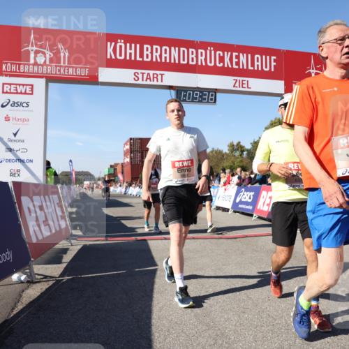 03.10.2025 - Köhlbrandbrückenlauf Lena Gebhardt http://msf.ph/oto/9058273 03.10.2025 13:09:38 Ziel 4262, 4298, 4358, 4365, 4502, 4614, 5803, 5813, 5907, 6379, 6438, 6481, 6667, 6803 meine-sportfotos.de
