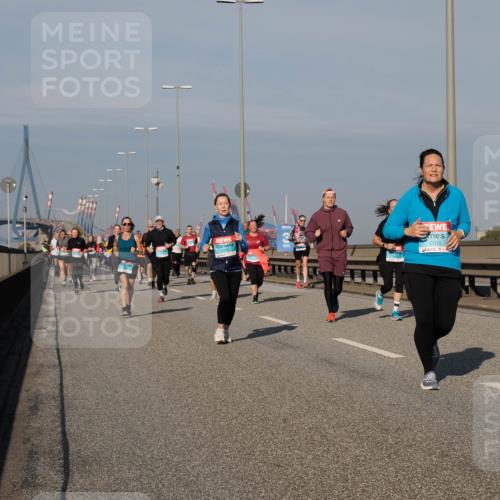 03.10.2025 - Köhlbrandbrückenlauf Fabian Wolf http://msf.ph/oto/9058279 03.10.2025 10:04:19 Position 3 2315 meine-sportfotos.de