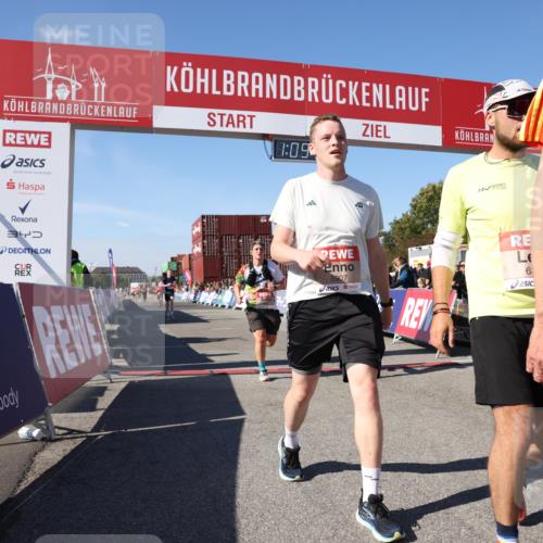 03.10.2025 - Köhlbrandbrückenlauf Lena Gebhardt http://msf.ph/oto/9058281 03.10.2025 13:09:39 Ziel 4262, 4298, 4358, 4365, 4502, 4614, 5803, 5813, 5907, 6379, 6438, 6481, 6667, 6803 meine-sportfotos.de