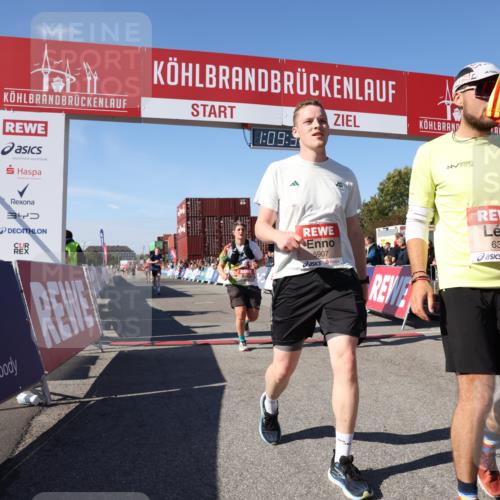 03.10.2025 - Köhlbrandbrückenlauf Lena Gebhardt http://msf.ph/oto/9058291 03.10.2025 13:09:39 Ziel 4262, 4298, 4358, 4365, 4502, 4614, 5803, 5813, 5907, 6379, 6438, 6481, 6667, 6803 meine-sportfotos.de