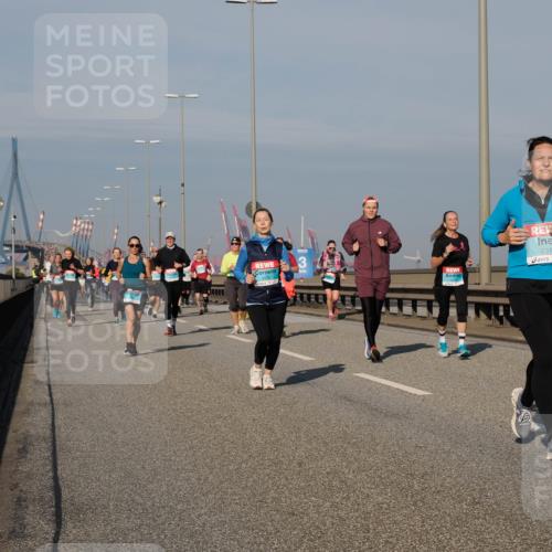 03.10.2025 - Köhlbrandbrückenlauf Fabian Wolf http://msf.ph/oto/9058309 03.10.2025 10:04:19 Position 3 2315, 3170 meine-sportfotos.de