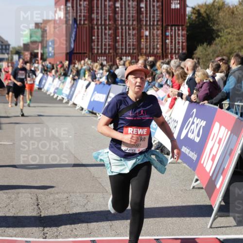 03.10.2025 - Köhlbrandbrückenlauf Jannik Wohlers http://msf.ph/oto/9058318 03.10.2025 13:11:50 Ziel 4100, 4101, 4178, 4353, 4354, 4469, 4568, 4685, 4736, 4782, 5097, 5396, 5426, 5866, 5869, 5937, 6033, 6048, 6049, 6622, 6763 meine-sportfotos.de