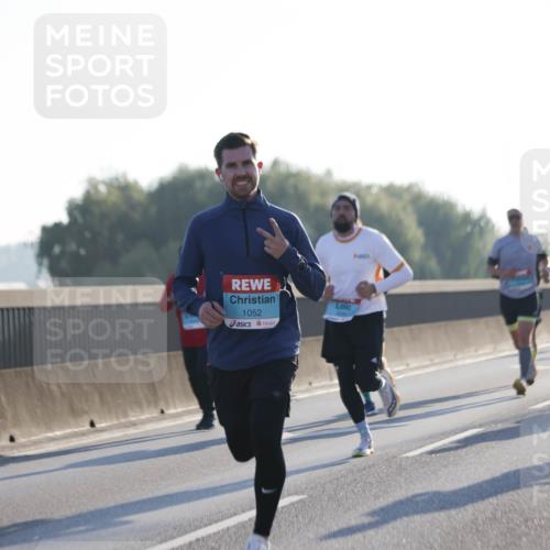 03.10.2025 - Köhlbrandbrückenlauf Jannik Wohlers http://msf.ph/oto/9058321 03.10.2025 09:13:59 Position 3 1052 meine-sportfotos.de