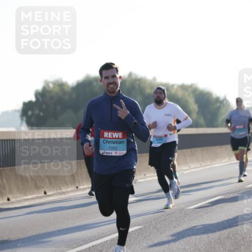 03.10.2025 - Köhlbrandbrückenlauf Jannik Wohlers http://msf.ph/oto/9058324 03.10.2025 09:13:59 Position 3 1052 meine-sportfotos.de