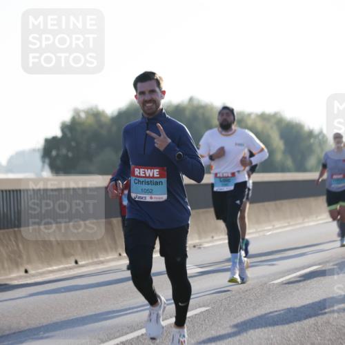 03.10.2025 - Köhlbrandbrückenlauf Jannik Wohlers http://msf.ph/oto/9058333 03.10.2025 09:13:59 Position 3 1052 meine-sportfotos.de