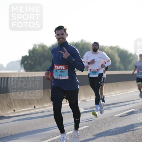 03.10.2025 - Köhlbrandbrückenlauf Jannik Wohlers http://msf.ph/oto/9058335 03.10.2025 09:13:59 Position 3 1052 meine-sportfotos.de