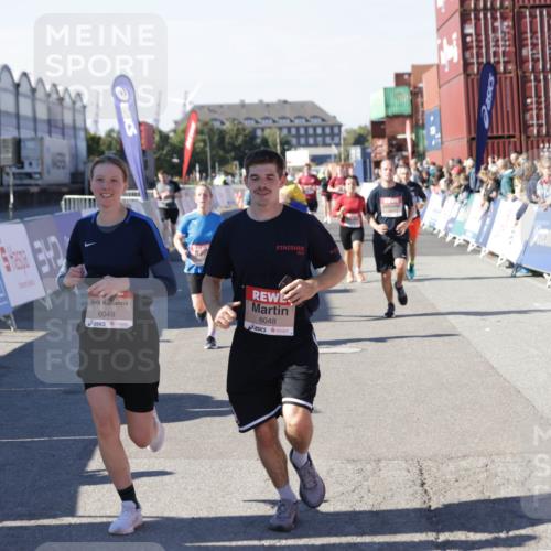 03.10.2025 - Köhlbrandbrückenlauf Jannik Wohlers http://msf.ph/oto/9058347 03.10.2025 13:11:52 Ziel 4100, 4101, 4178, 4353, 4354, 4469, 4568, 4685, 4736, 5097, 5396, 5426, 5866, 5869, 5937, 6033, 6048, 6049, 6622, 6763, 6796 meine-sportfotos.de