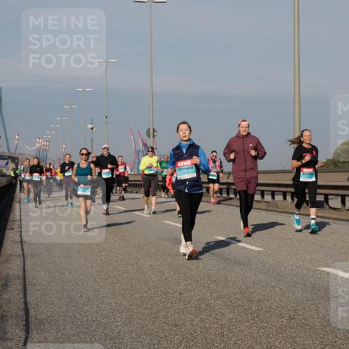 03.10.2025 - Köhlbrandbrückenlauf Fabian Wolf http://msf.ph/oto/9058350 03.10.2025 10:04:20 Position 3 3170 meine-sportfotos.de