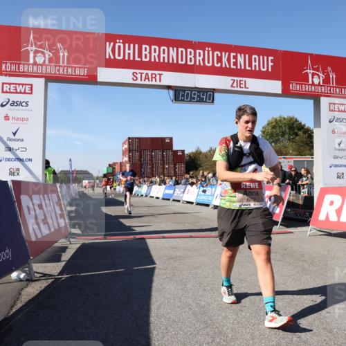03.10.2025 - Köhlbrandbrückenlauf Lena Gebhardt http://msf.ph/oto/9058361 03.10.2025 13:09:41 Ziel 4262, 4298, 4358, 4365, 4502, 4614, 5803, 5813, 5907, 6308, 6379, 6438, 6481, 6659, 6667, 6803 meine-sportfotos.de
