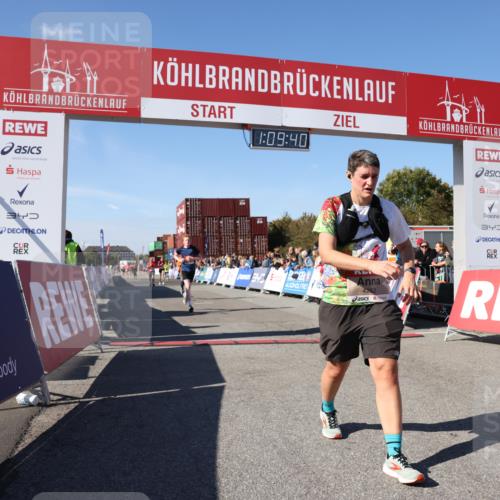 03.10.2025 - Köhlbrandbrückenlauf Lena Gebhardt http://msf.ph/oto/9058372 03.10.2025 13:09:41 Ziel 4262, 4298, 4358, 4365, 4502, 4614, 5803, 5813, 5907, 6308, 6379, 6438, 6481, 6659, 6667, 6803 meine-sportfotos.de