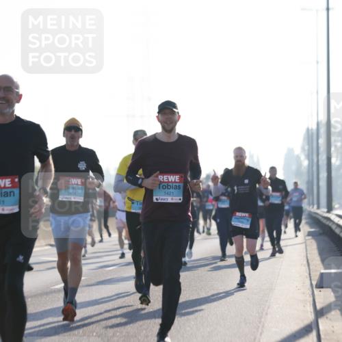 03.10.2025 - Köhlbrandbrückenlauf Jannik Wohlers http://msf.ph/oto/9058379 03.10.2025 09:14:01 Position 3 2211, 3414, 1421 meine-sportfotos.de
