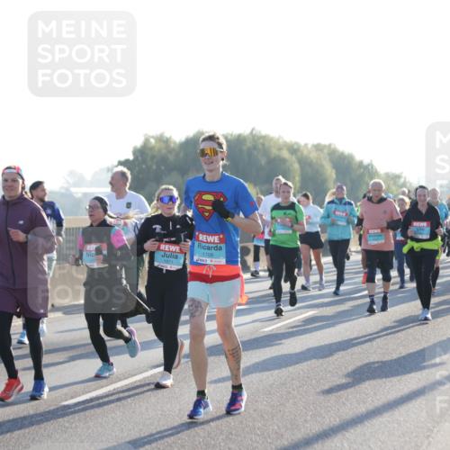 03.10.2025 - Köhlbrandbrückenlauf Jannik Wohlers http://msf.ph/oto/9058421 03.10.2025 09:21:48 Position 3 1978, 1971, 1709 meine-sportfotos.de