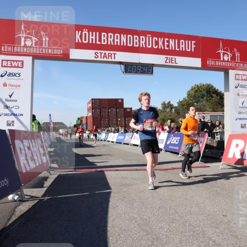 03.10.2025 - Köhlbrandbrückenlauf Lena Gebhardt http://msf.ph/oto/9058436 03.10.2025 13:09:43 Ziel 4262, 4358, 4365, 4502, 4614, 5803, 5813, 5907, 6308, 6379, 6438, 6659, 6803 meine-sportfotos.de