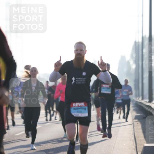 03.10.2025 - Köhlbrandbrückenlauf Jannik Wohlers http://msf.ph/oto/9058453 03.10.2025 09:14:02 Position 3 3335 meine-sportfotos.de