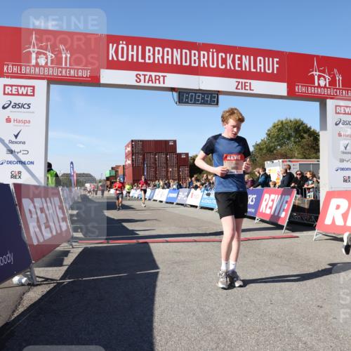 03.10.2025 - Köhlbrandbrückenlauf Lena Gebhardt http://msf.ph/oto/9058460 03.10.2025 13:09:44 Ziel 4262, 4358, 4365, 4502, 4614, 5803, 5813, 5907, 5941, 6308, 6379, 6438, 6659, 6803 meine-sportfotos.de