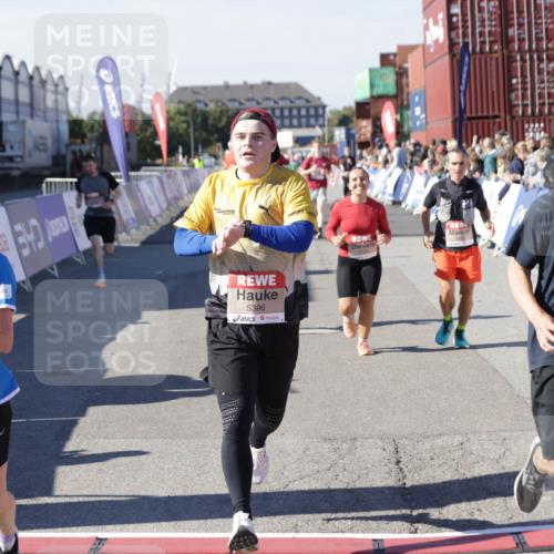 03.10.2025 - Köhlbrandbrückenlauf Jannik Wohlers http://msf.ph/oto/9058463 03.10.2025 13:11:55 Ziel 4100, 4101, 4469, 4685, 5097, 5396, 5426, 5910, 5911, 6033, 6048, 6049, 6622, 6763, 6796 meine-sportfotos.de