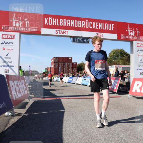 03.10.2025 - Köhlbrandbrückenlauf Lena Gebhardt http://msf.ph/oto/9058473 03.10.2025 13:09:44 Ziel 4262, 4358, 4365, 4502, 4614, 5803, 5813, 5907, 5941, 6308, 6379, 6438, 6659, 6803 meine-sportfotos.de
