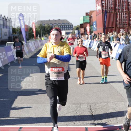 03.10.2025 - Köhlbrandbrückenlauf Jannik Wohlers http://msf.ph/oto/9058474 03.10.2025 13:11:55 Ziel 4100, 4101, 4469, 4685, 5097, 5396, 5426, 5910, 5911, 6033, 6048, 6049, 6622, 6763, 6796 meine-sportfotos.de