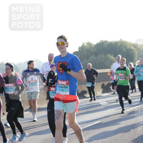 03.10.2025 - Köhlbrandbrückenlauf Jannik Wohlers http://msf.ph/oto/9058480 03.10.2025 09:21:48 Position 3 2789, 1709, 19 meine-sportfotos.de