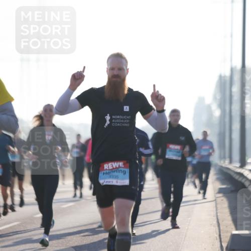 03.10.2025 - Köhlbrandbrückenlauf Jannik Wohlers http://msf.ph/oto/9058497 03.10.2025 09:14:03 Position 3 8832, 4, 3335 meine-sportfotos.de
