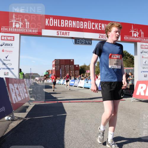 03.10.2025 - Köhlbrandbrückenlauf Lena Gebhardt http://msf.ph/oto/9058498 03.10.2025 13:09:45 Ziel 4262, 4358, 4365, 4502, 4614, 4625, 5803, 5907, 5941, 6308, 6379, 6438, 6659, 6803 meine-sportfotos.de
