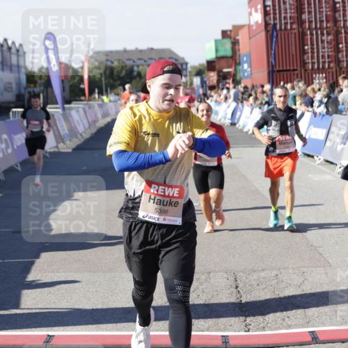 03.10.2025 - Köhlbrandbrückenlauf Jannik Wohlers http://msf.ph/oto/9058502 03.10.2025 13:11:55 Ziel 4100, 4101, 4469, 4685, 5097, 5396, 5426, 5910, 5911, 6033, 6048, 6049, 6622, 6763, 6796 meine-sportfotos.de