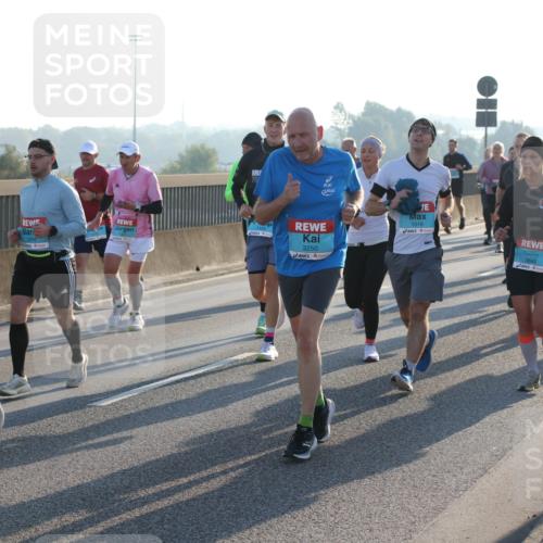 03.10.2025 - Köhlbrandbrückenlauf Lena Gebhardt http://msf.ph/oto/9058508 03.10.2025 09:18:28 Position 1 3655, 3250, 1516, 3842, 16231 meine-sportfotos.de