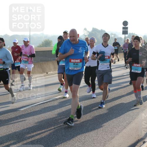 03.10.2025 - Köhlbrandbrückenlauf Lena Gebhardt http://msf.ph/oto/9058515 03.10.2025 09:18:28 Position 1 3655, 3250, 1516, 3842, 1623 meine-sportfotos.de