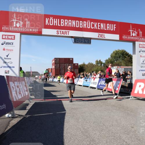 03.10.2025 - Köhlbrandbrückenlauf Lena Gebhardt http://msf.ph/oto/9058516 03.10.2025 13:09:47 Ziel 4262, 4502, 4614, 4625, 5520, 5941, 6308, 6659, 6803 meine-sportfotos.de