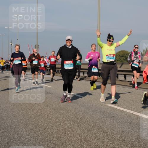 03.10.2025 - Köhlbrandbrückenlauf Fabian Wolf http://msf.ph/oto/9058520 03.10.2025 10:04:26 Position 3 2072, 2907, 2008 meine-sportfotos.de