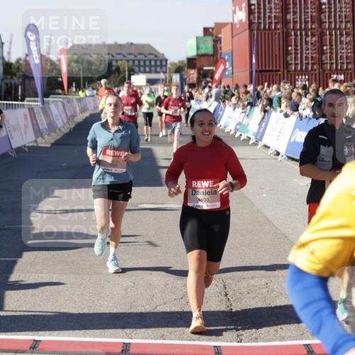 03.10.2025 - Köhlbrandbrückenlauf Jannik Wohlers http://msf.ph/oto/9058526 03.10.2025 13:11:56 Ziel 4100, 4101, 4469, 4685, 5097, 5396, 5426, 5910, 5911, 6033, 6048, 6049, 6622, 6763, 6796 meine-sportfotos.de