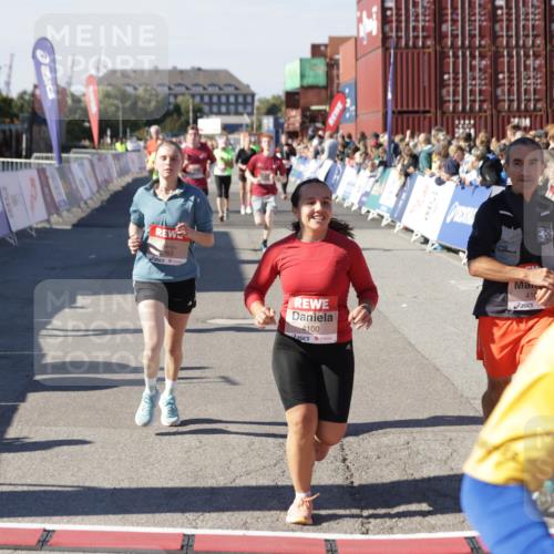 03.10.2025 - Köhlbrandbrückenlauf Jannik Wohlers http://msf.ph/oto/9058532 03.10.2025 13:11:56 Ziel 4100, 4101, 4469, 4685, 5097, 5396, 5426, 5910, 5911, 6033, 6048, 6049, 6622, 6763, 6796 meine-sportfotos.de