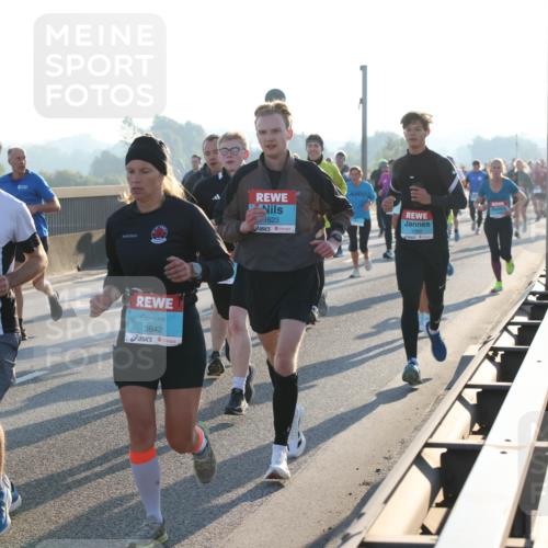 03.10.2025 - Köhlbrandbrückenlauf Lena Gebhardt http://msf.ph/oto/9058551 03.10.2025 09:18:29 Position 1 1516, 3842, 1623, 1089 meine-sportfotos.de