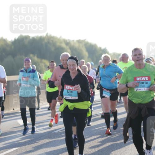 03.10.2025 - Köhlbrandbrückenlauf Jannik Wohlers http://msf.ph/oto/9058560 03.10.2025 09:21:50 Position 3 2707, 3399, 2243, 3398 meine-sportfotos.de