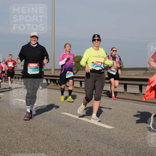 03.10.2025 - Köhlbrandbrückenlauf Fabian Wolf http://msf.ph/oto/9058565 03.10.2025 10:04:27 Position 3 2072, 290, 2008 meine-sportfotos.de
